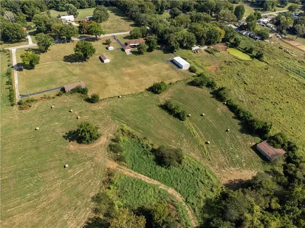 $1,300,000 | 822 Dickinson Road, Independence, MO 64050