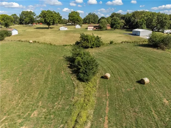 $1,300,000 | 822 Dickinson Road, Independence, MO 64050