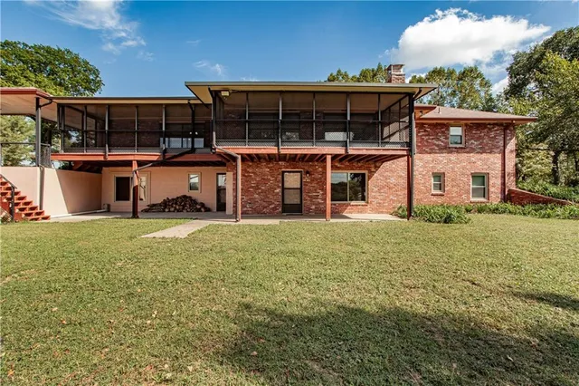 $1,400,000 | 822 Dickinson Road, Independence, MO 64050