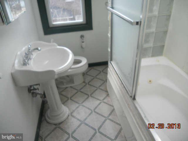 3502 Denison Road Baltimore, MD 21215 - Photo 11 of 14 Bath