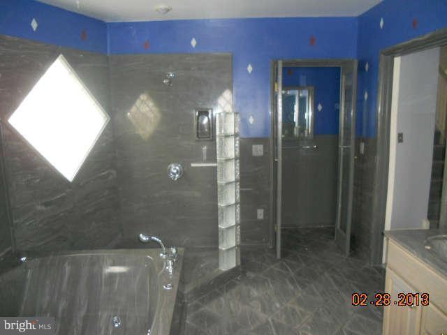 3502 Denison Road Baltimore, MD 21215 - Photo 6 of 14 Bath