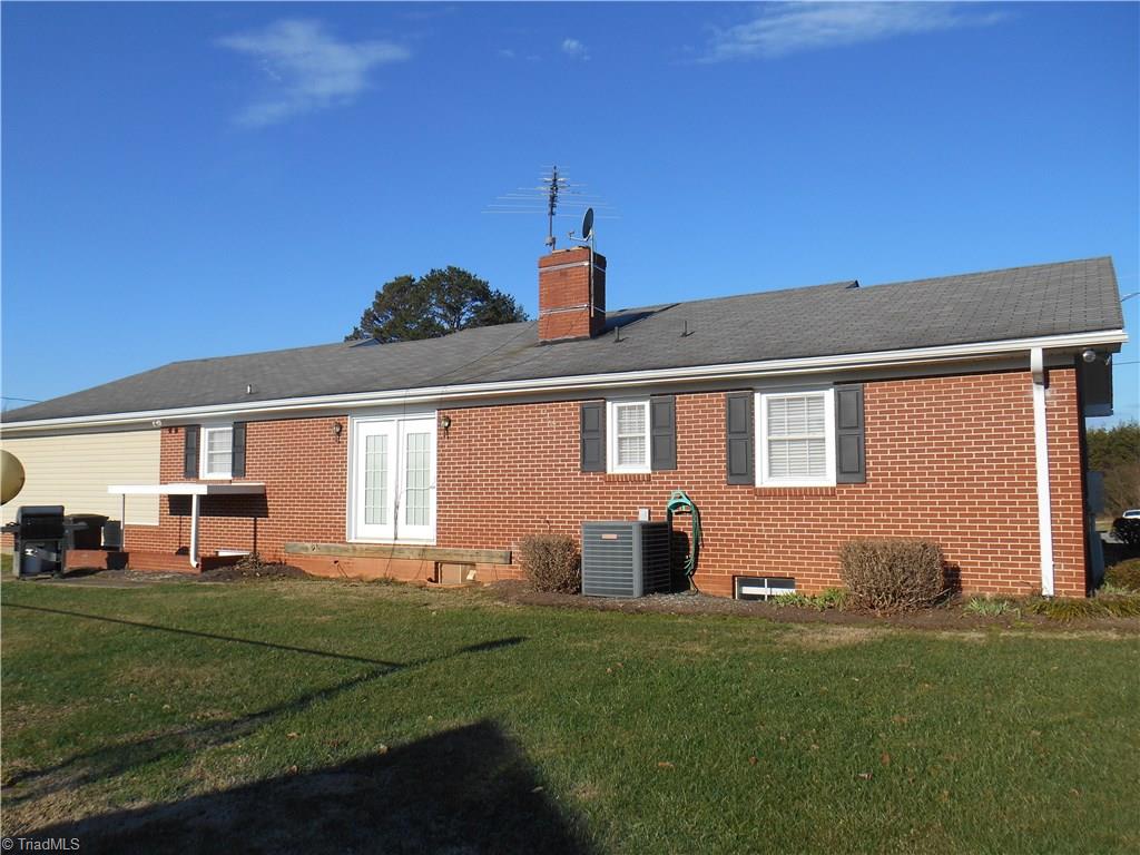 1094 Smith Road Mount Airy, NC 27030 - Photo 18 of 19 Gallery Image 18