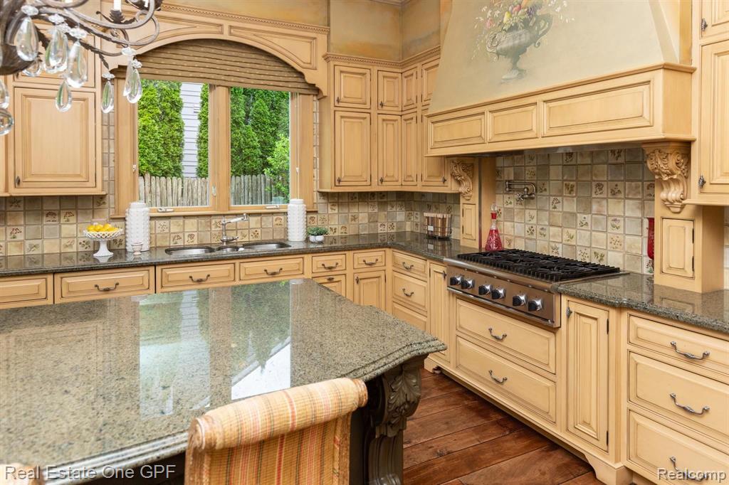 992 Lake Shore Road Grosse Pointe Shores, MI 48236 - Photo 23 of 59