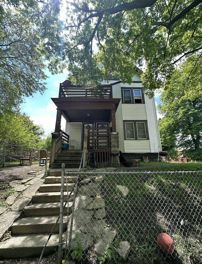 2931 West Chambers Street, Unit 2933 Milwaukee, WI 53210 - Photo 2 of 3 W CHAMBERS