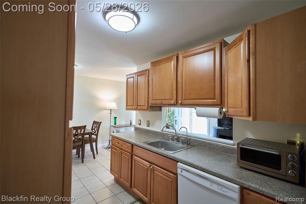 22625 Martin Road St. Clair Shores, MI 48081 - Photo 11 of 23