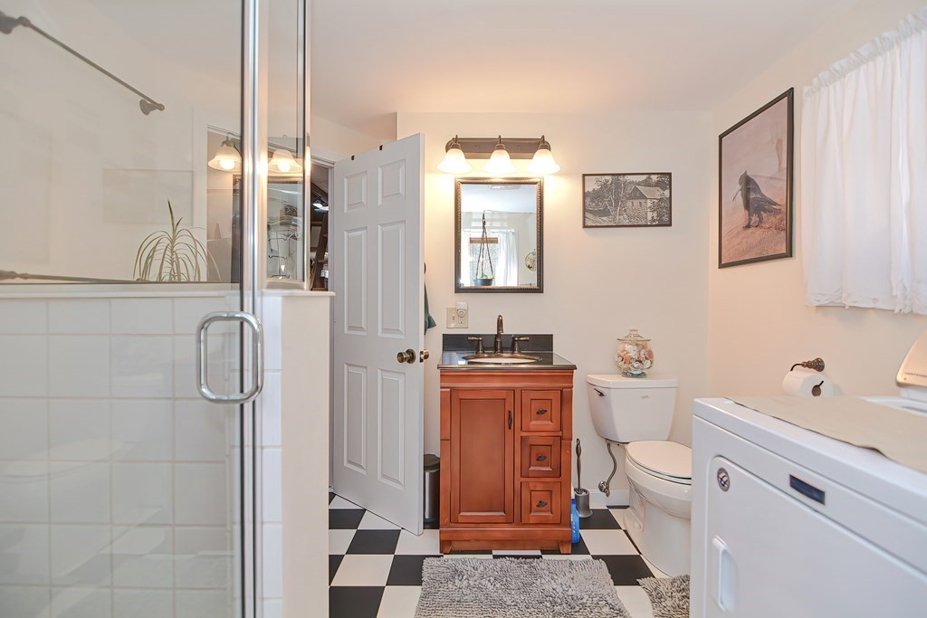 451 Townsend Harbor Road Lunenburg, MA 01462 - Photo 13 of 40 Gallery Image 13