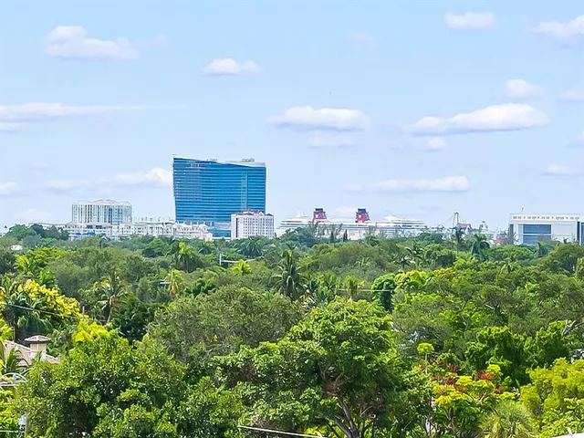 $398,000 | 520 Southeast 5th Avenue, Unit 2510, Fort Lauderdale, FL 33301