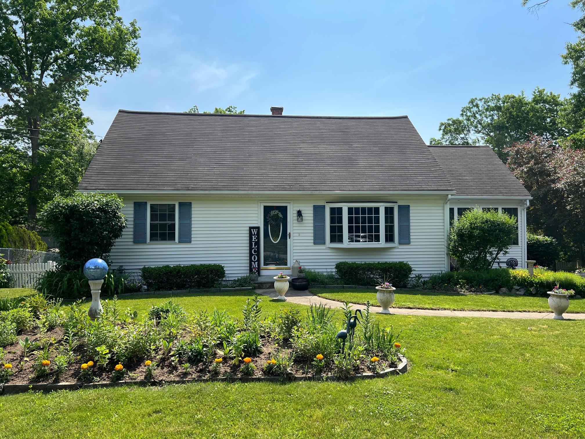 7 Tanglewood Way Merrimack, NH 03054 - Photo 2 of 27 Gallery Image 2