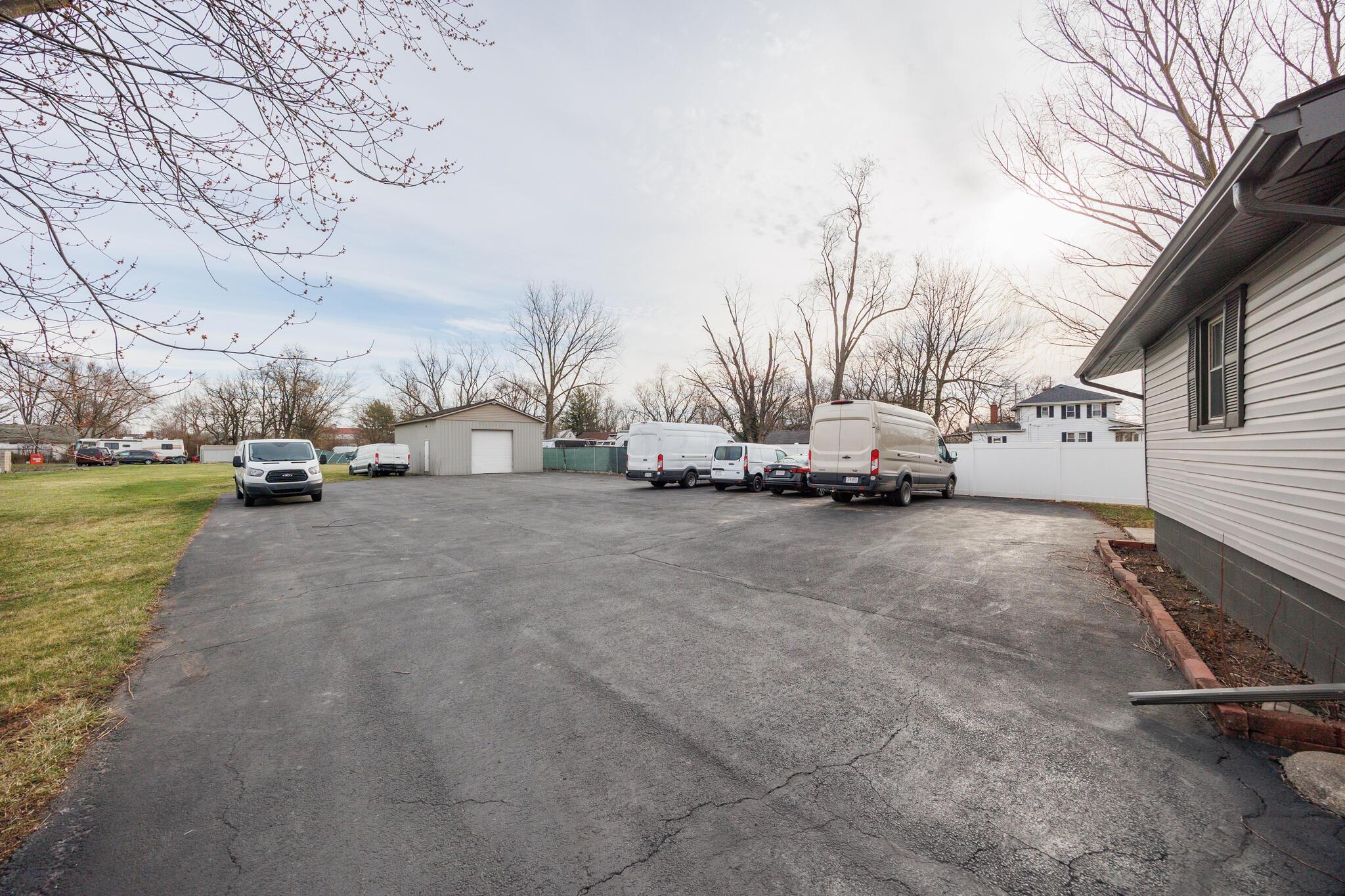 2182 Frank Road Columbus, OH 43223 - Photo 31 of 42 0319 Bo 2182 Frank Rd-19_(2048)