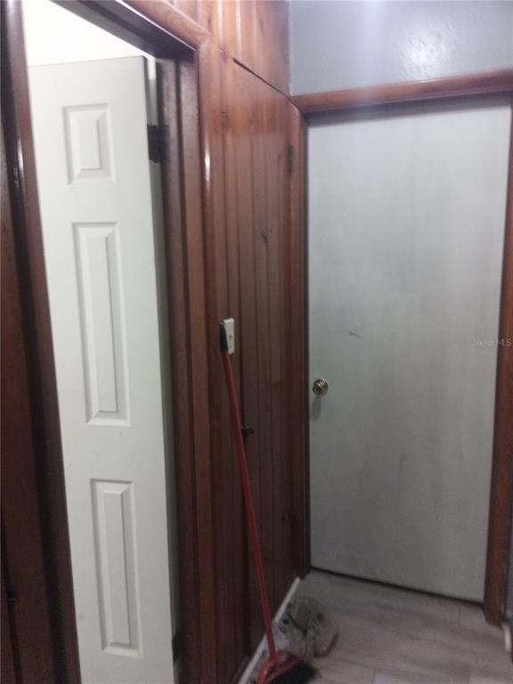 2822 South Dean Road Orlando, FL 32825 - Photo 27 of 43 a view of a hallway