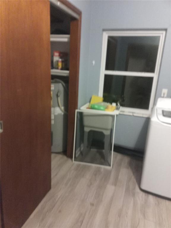 2822 South Dean Road Orlando, FL 32825 - Photo 31 of 43 a utility room with dryer and washer