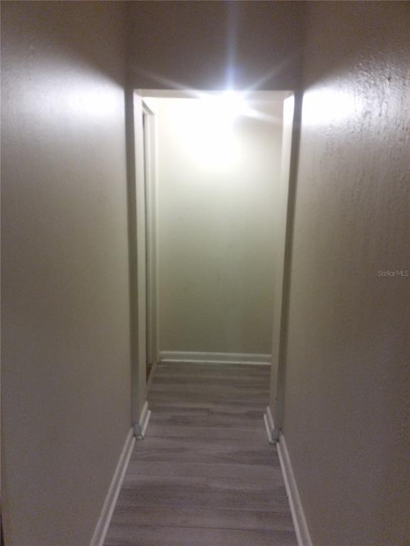 2822 South Dean Road Orlando, FL 32825 - Photo 10 of 43 a view of hallway with shower