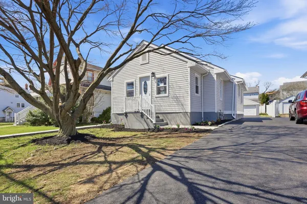 $469,900 | 103 Center Avenue, Willow Grove, PA 19090