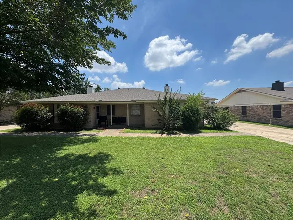 $1,495 | 7704 Jennifer Lane, North Richland Hills, TX 76182