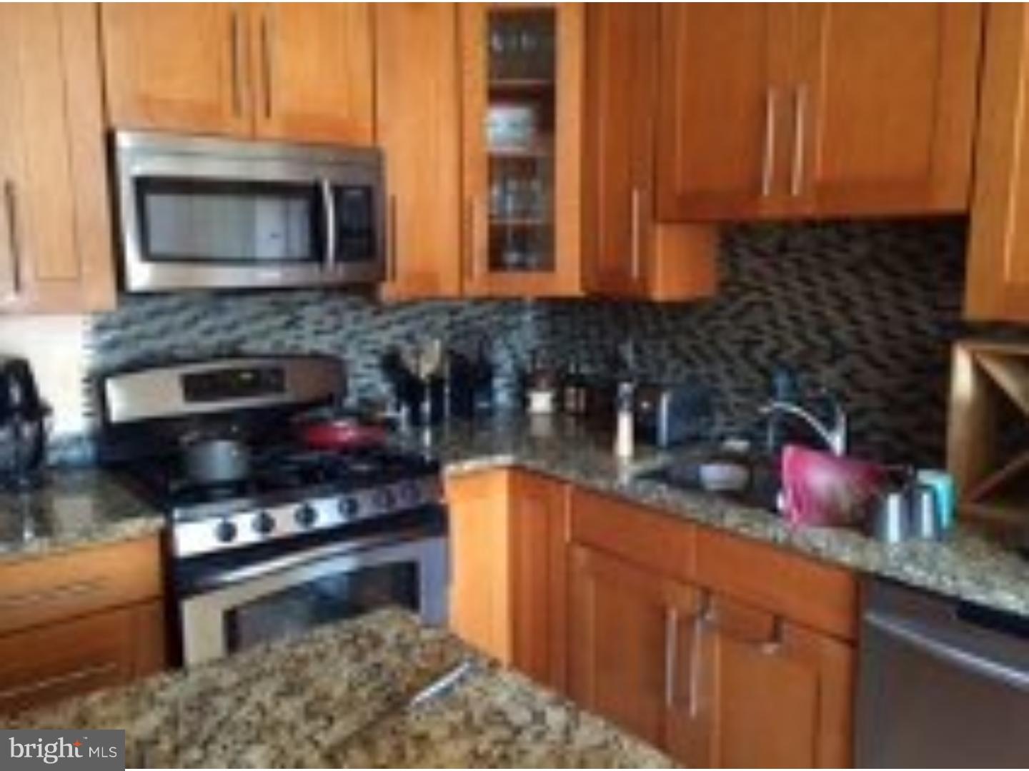 243 Rocklyn Road Upper Darby, PA 19082 - Photo 8 of 21