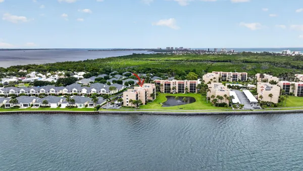 $2,200 | 3382 Northeast Causeway Boulevard, Unit 7403, Jensen Beach, FL 34957