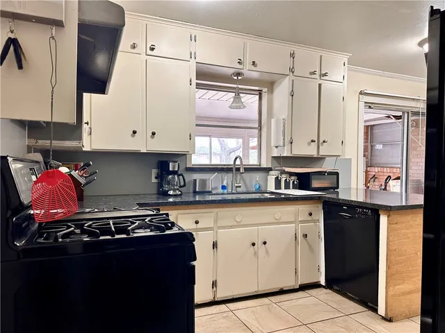 $215,000 | 2501 Wayside Drive, Bryan, TX 77802