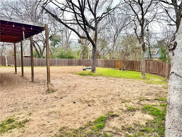 $215,000 | 2501 Wayside Drive, Bryan, TX 77802
