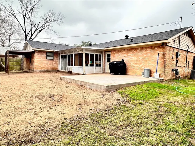 $199,000 | 2501 Wayside Drive, Bryan, TX 77802