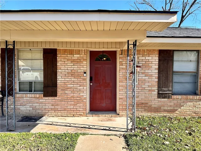 $215,000 | 2501 Wayside Drive, Bryan, TX 77802