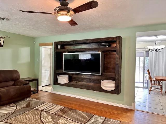 $215,000 | 2501 Wayside Drive, Bryan, TX 77802