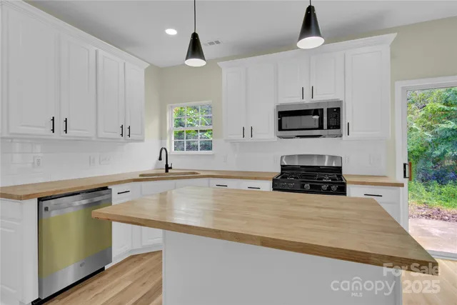 $325,000 | 12016 Gemstone Court, Charlotte, NC 28269