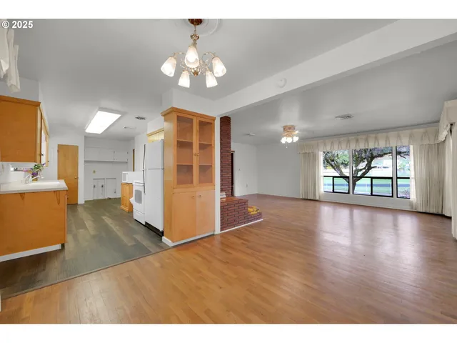 $310,000 | 47960 West 1st Street, Oakridge, OR 97463