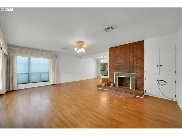 $310,000 | 47960 West 1st Street, Oakridge, OR 97463