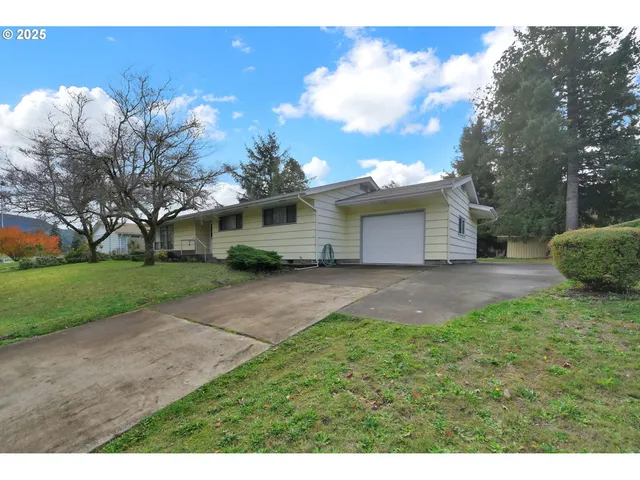 $310,000 | 47960 West 1st Street, Oakridge, OR 97463