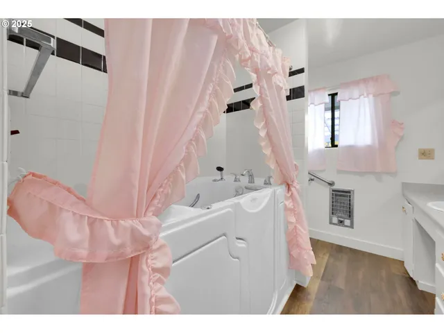 $310,000 | 47960 West 1st Street, Oakridge, OR 97463