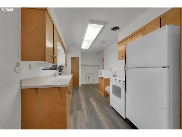 $310,000 | 47960 West 1st Street, Oakridge, OR 97463