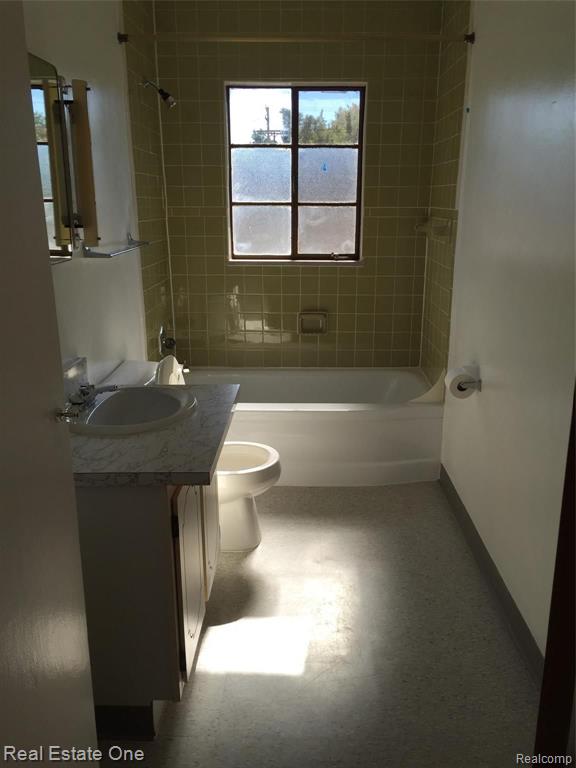 131 Oneida Street, Unit 4 Pontiac, MI 48341 - Photo 8 of 13