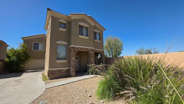 $2,300 | 6621 West Shaw Butte Drive, Glendale, AZ 85304