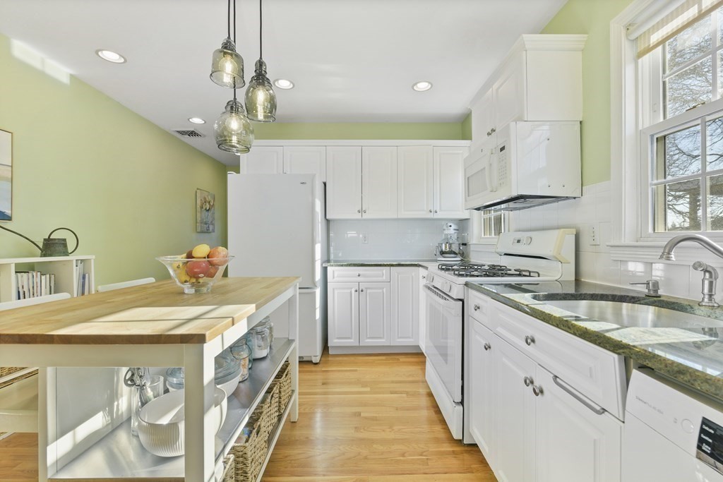 155 Hillside Road, Unit 2 Watertown, MA 02472 - Photo 2 of 20