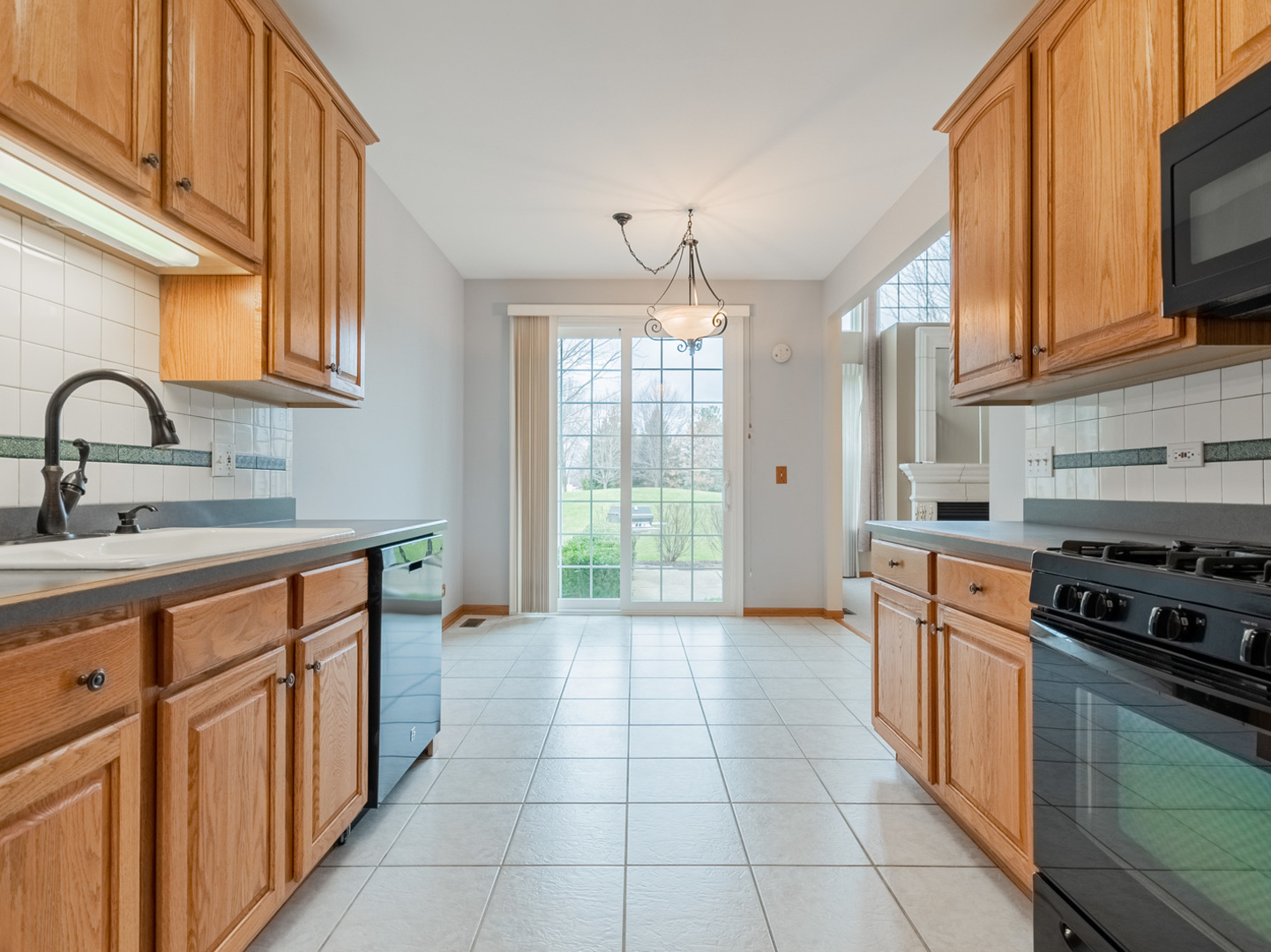 902 Pheasant Trail St. Charles, IL 60174 - Photo 7 of 31