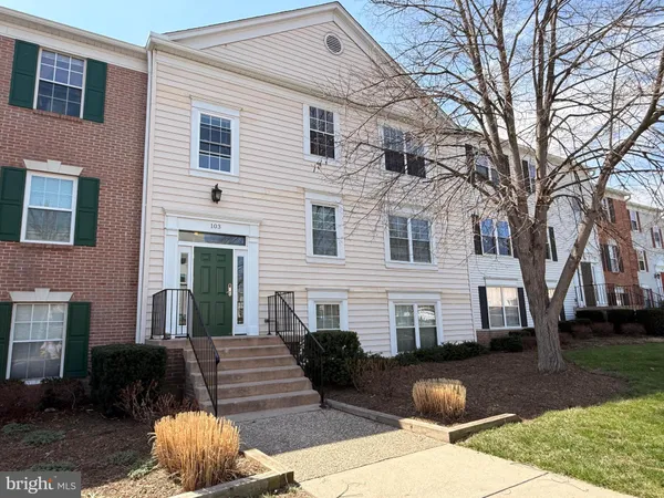 $335,000 | 103 Prosperity Avenue Southeast, Unit D, Leesburg, VA 20175