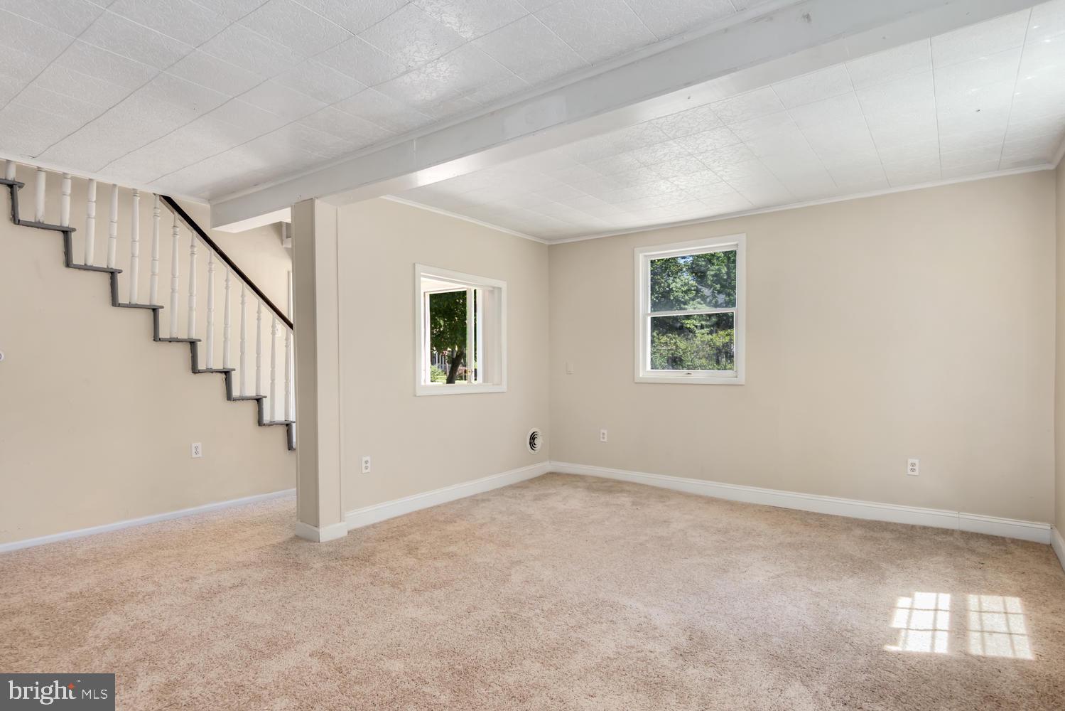 203 Central Avenue Ridgely, MD 21660 - Photo 8 of 34 LIVING ROOM