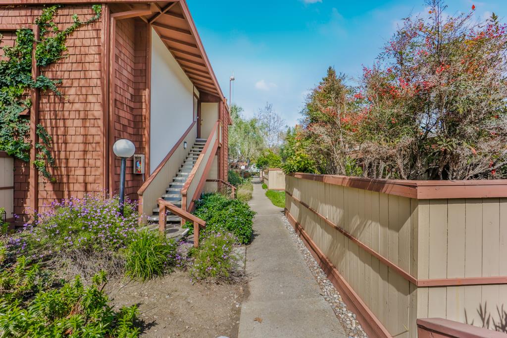 500 West Middlefield Road, Unit 63 Mountain View, CA 94043 - Photo 9 of 55 Gallery Image 9