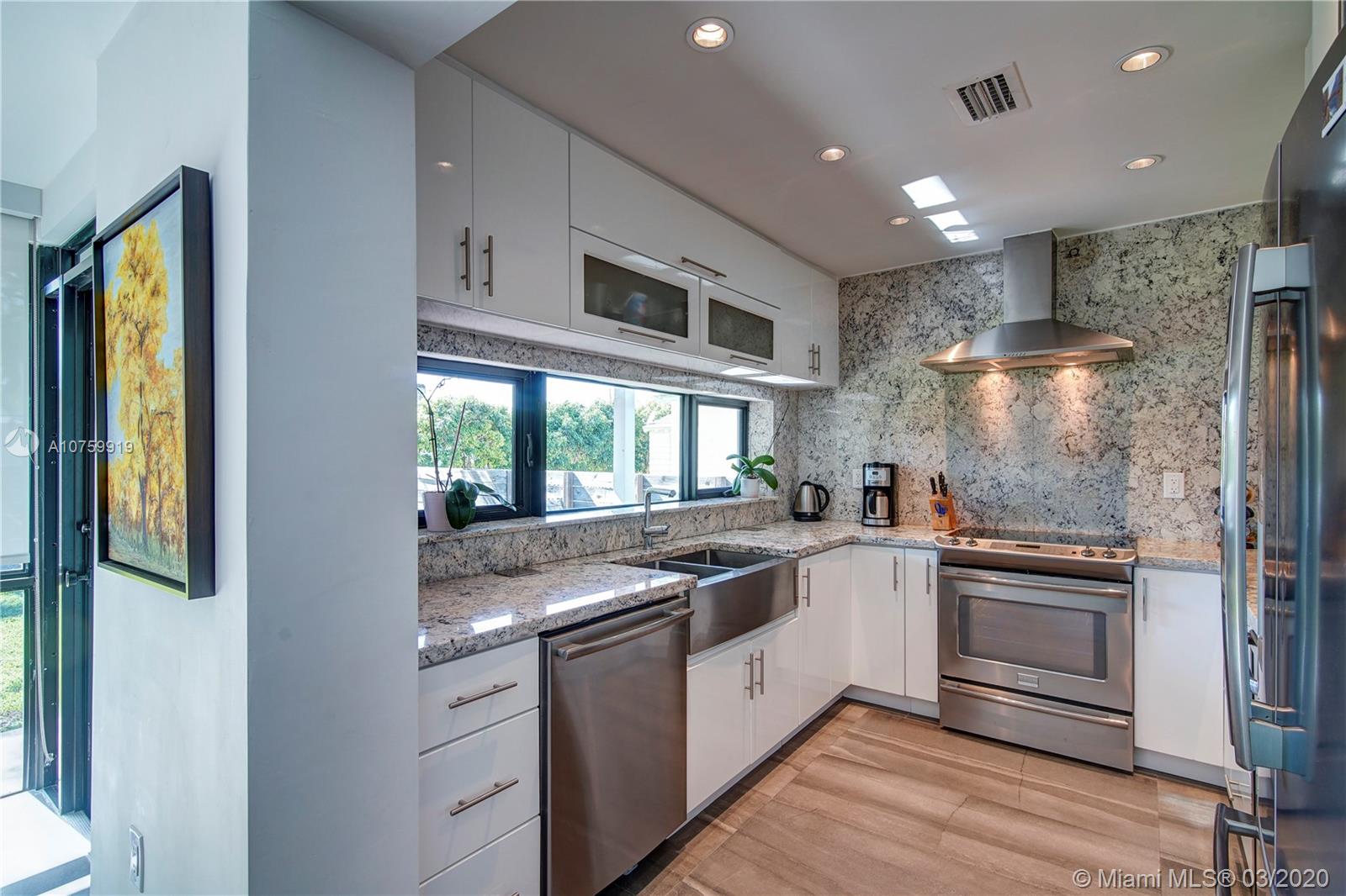 8834 Abbott Avenue Surfside, FL 33154 - Photo 14 of 34