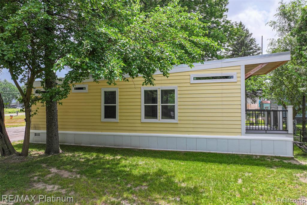 29 Retreat Way Fenton, MI 48430 - Photo 2 of 22