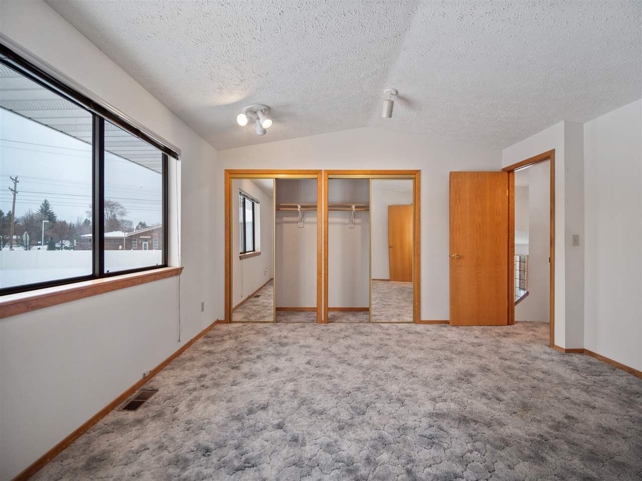 3210 South Whipple Road Spokane Valley, WA 99206 - Photo 9 of 20