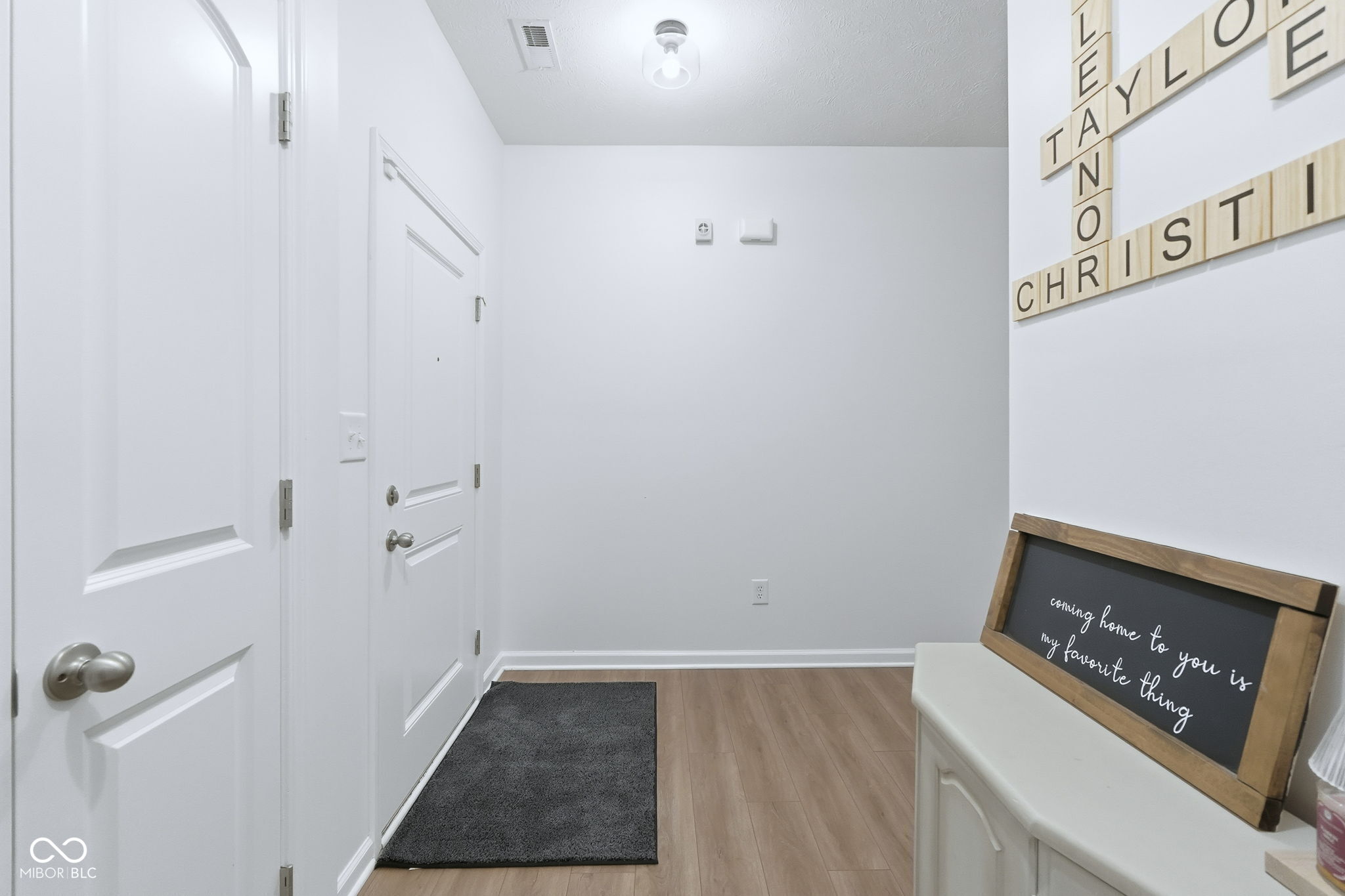 2327 Creston Meadows Greenfield, IN 46140 - Photo 11 of 38