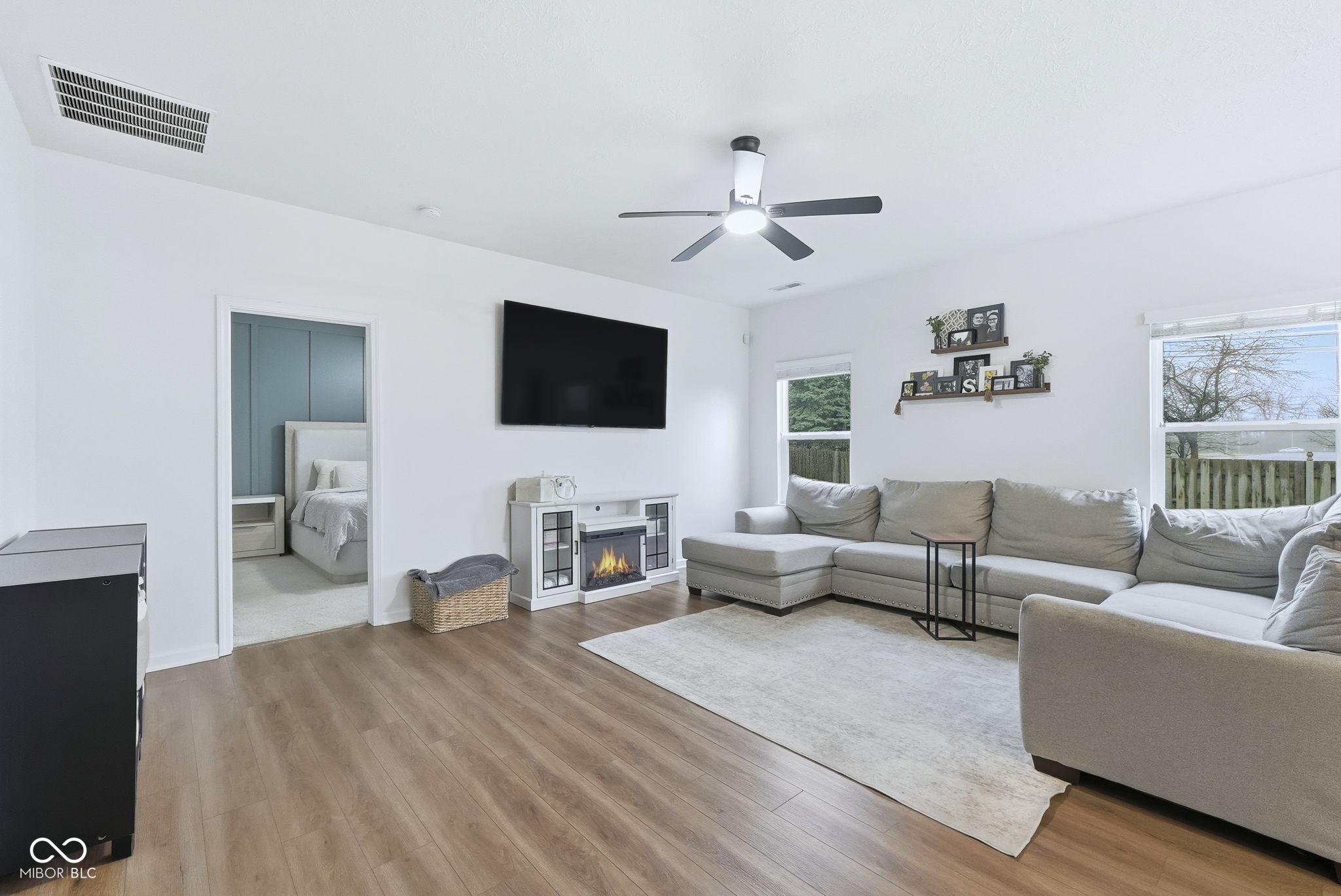 2327 Creston Meadows Greenfield, IN 46140 - Photo 13 of 38