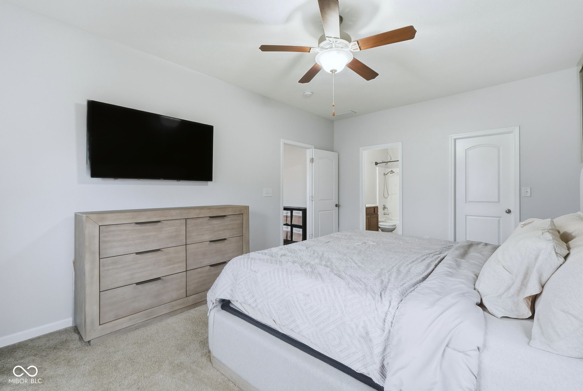 2327 Creston Meadows Greenfield, IN 46140 - Photo 15 of 38