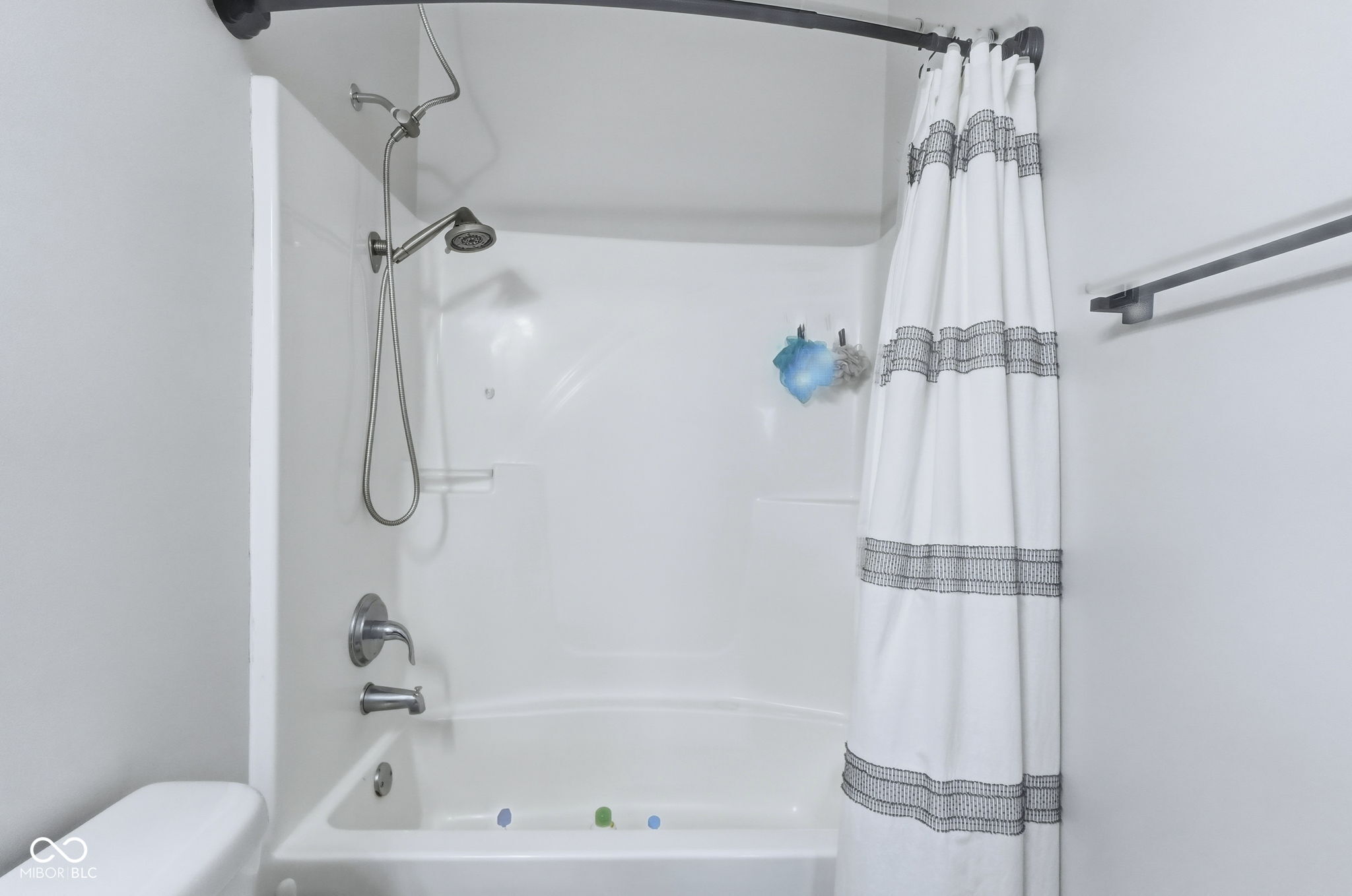 2327 Creston Meadows Greenfield, IN 46140 - Photo 18 of 38