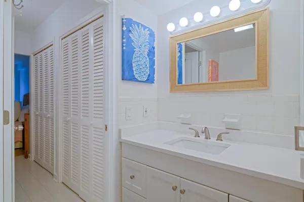 $8,000 | 170 North Ocean Boulevard, Unit 511, Palm Beach, FL 33480