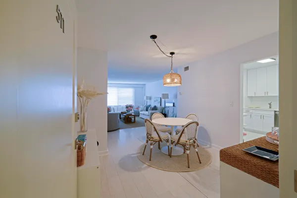 $8,000 | 170 North Ocean Boulevard, Unit 511, Palm Beach, FL 33480