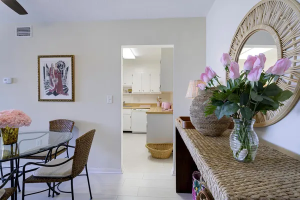 $8,000 | 170 North Ocean Boulevard, Unit 511, Palm Beach, FL 33480