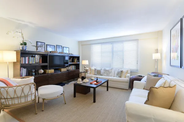 $8,000 | 170 North Ocean Boulevard, Unit 511, Palm Beach, FL 33480