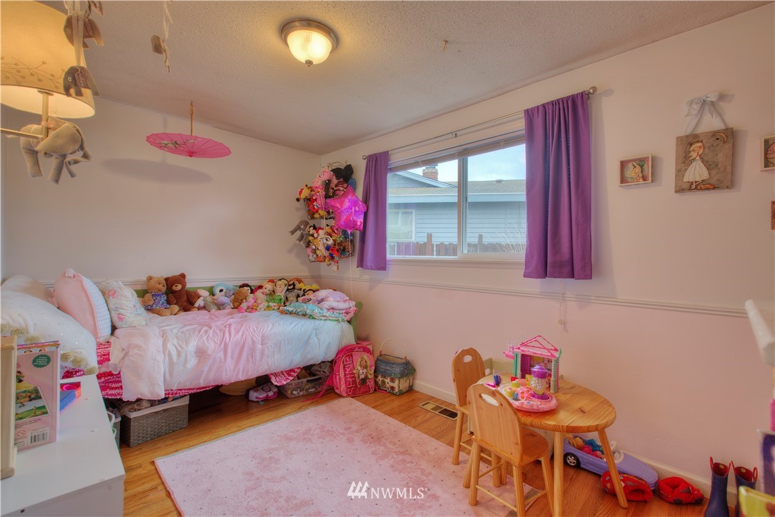 11915 Southeast 167th Street Renton, WA 98058 - Photo 11 of 25 Gallery Image 11